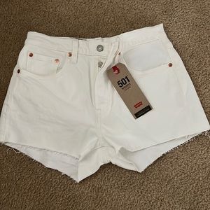 NWT size 27 Levi’s 501 White Shorts